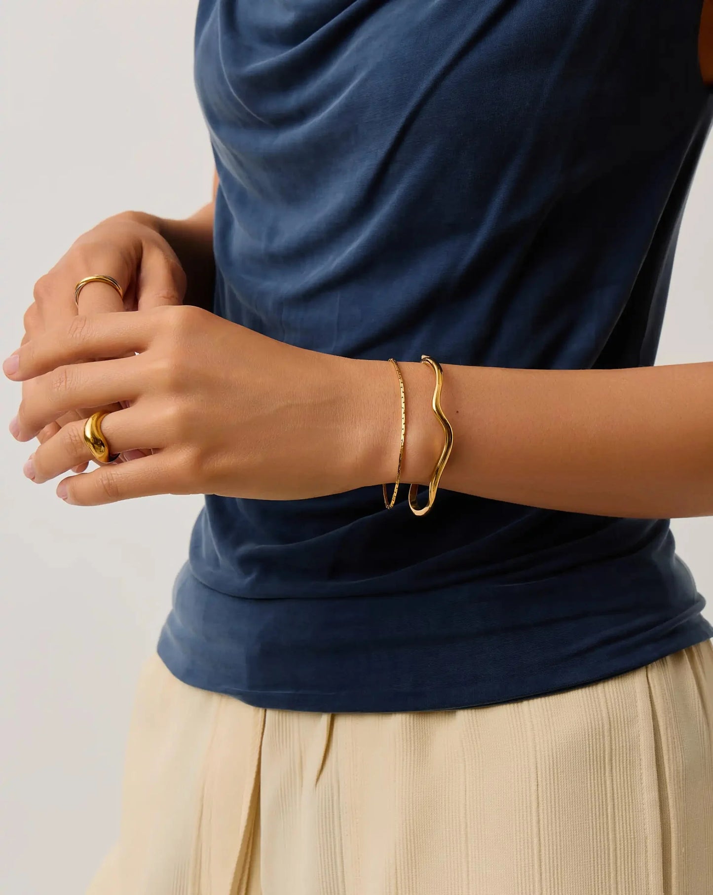 Molten Classic Hinged Bangle | 18ct Gold Plated